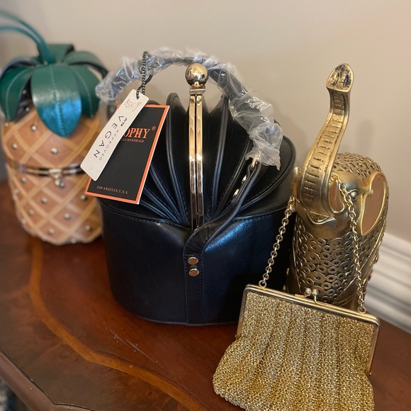 OOPS I SOLD MYSELF - Picture 8 of 15